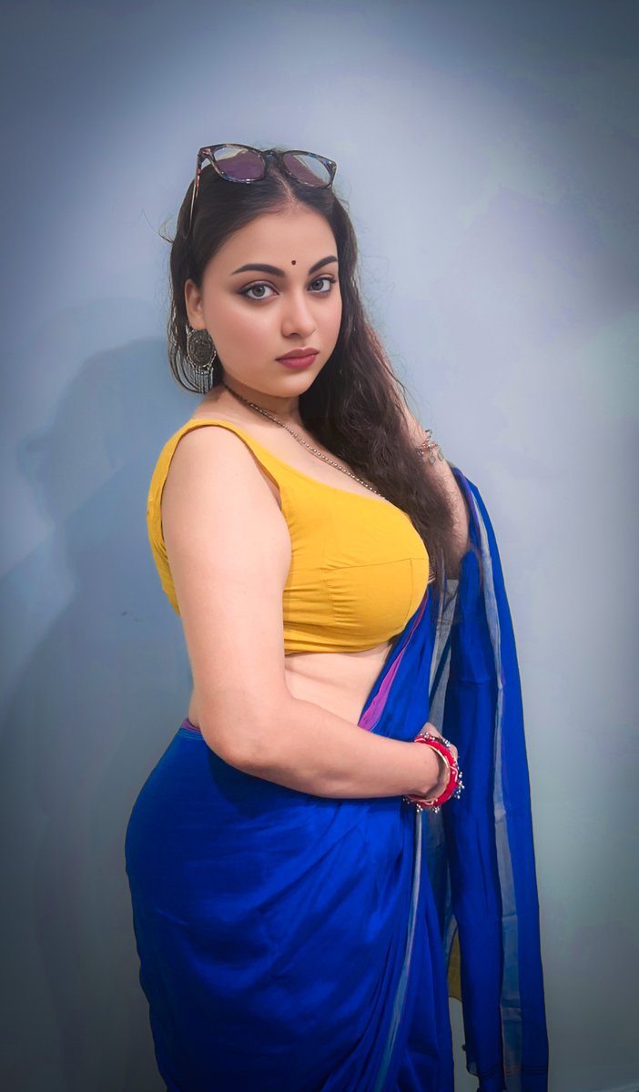 godhulihere's tweet photo. New saree look tried in home ...

#curvywomen #sareelover #SareeHot #Sareeeism @dilsesaree https://t.co/Vb85Ty8D2H