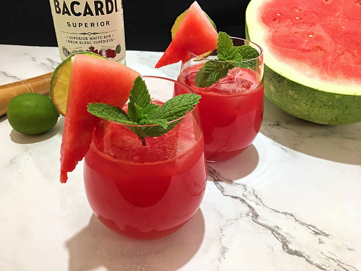 clubfoody1's tweet photo. Today is National #RumDay
Watermelon Mojito... the ultimate summer drink! π
(check out my next postsπ & the previous ones π for more rum recipes)
#YouTube π½οΈ: https://t.co/e5qX2U3ZWl
RECIPE β‘οΈ: https://t.co/mqa9WbX37l
@EventGuideToday @DiningGuide2Day #RecipeOfTheDay