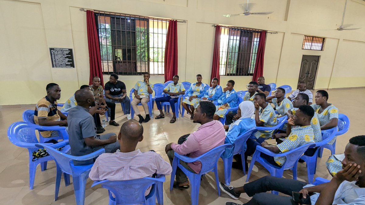 KhobiObieh's tweet photo. Why Branding important @BarcampSomanya
#breakoutsession 
#bcsom https://t.co/KE9X5SoRhm