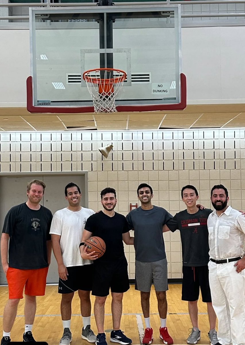 CCFcards's tweet image. Cardiology isn’t just about healthy hearts, we keep ours in shape too! 🏀💪 Second Year Fellows hit the court for some basketball and fun! 

@venumenon10 @RanLeeMD @YashManiar0 @aliassi19 @CleClinicHVTI