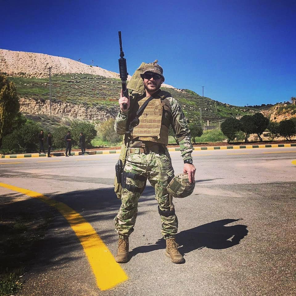 Glory to the soldiers 
#SlavaUkraïni