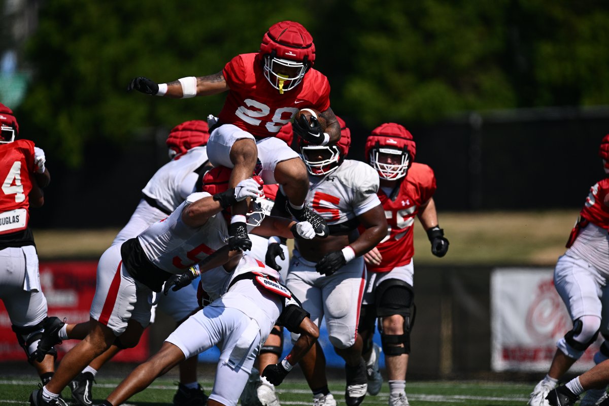 Youngstown State Football (@ysufootball) on Twitter photo Taking flight! ๐ง๐
Preseason hurdle action by Antuan Gardner โ
#GoGuins Taking flight! ๐ง๐
Preseason hurdle action by Antuan Gardner โ
#GoGuins