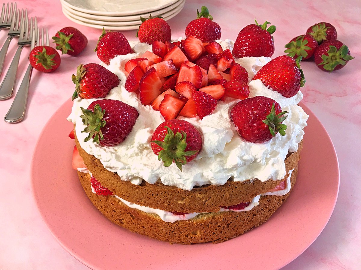 clubfoody1's tweet photo. Today is National #RumDay
Strawberry Shortcake... always a favoriteπ°π
(check out my next postπ & the previous ones π for more rum recipes)
#YouTube π½οΈ: https://t.co/ccCj9CQct0
RECIPE β‘οΈ: https://t.co/ymCngddVvk
@EventGuideToday @DiningGuide2Day #RecipeOfTheDay