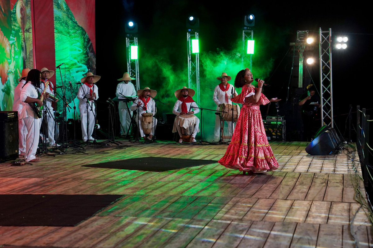mincultura's tweet photo. Esta entrega hace parte de #CumbiaViva, una estrategia con la que recorremos 10 municipios del Caribe para fortalecer esta manifestación sociocultural y su salvaguardia. 

Desde el Ministerio de las Culturas, las Artes y los Saberes, seguimos trabajando en estrategias de salvaguardia que reconozcan, fortalezcan y den sostenibilidad a las manifestaciones culturales que nos definen como nación, entre esas, su majestad la cumbia. 

📷: Paula BL
#CumbiaViva