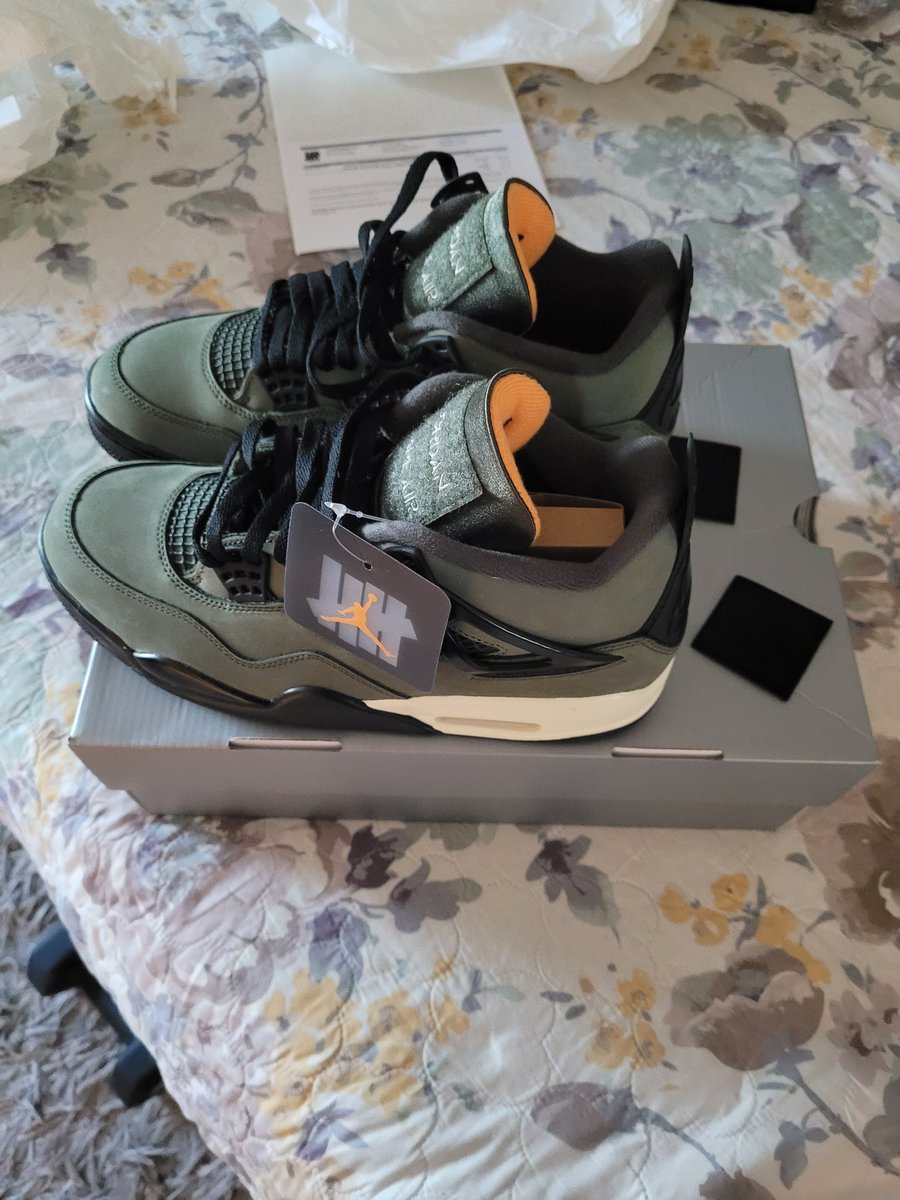 KareemHibbert's tweet photo. Well, I got my undefeated 4s, but RAPE AIR instead of RARE AIR is crazy who's overseeing these shoes before selling them to the public.gotta do better nike and jordan brand https://t.co/Ax5ixKNKKH