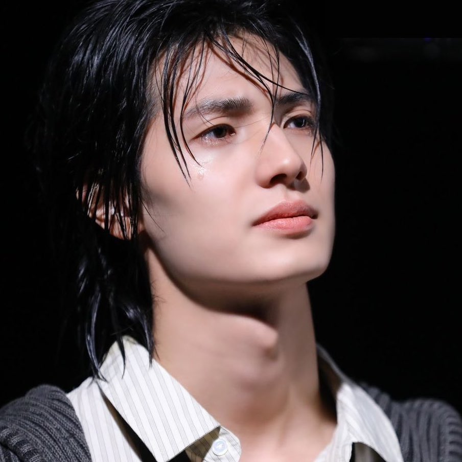 if u see me getting manipulated by a man who looks like this, do not save me im exactly where i wanna be