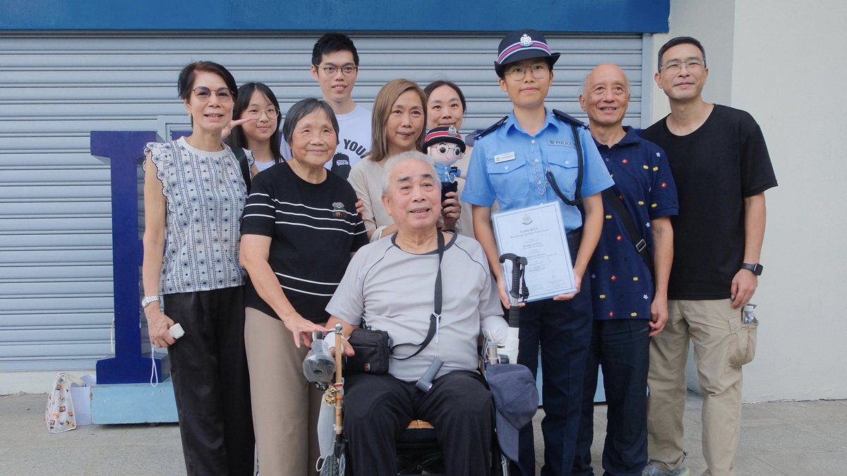 hkpoliceforce's tweet photo. Beaming proudly at the #PassingOutParade—163 newly-minted #AuxiliaryPolice inspectors➕constables are set to answer their calling by giving back to society in their free time as regular officers’ allies—guarding➕serving🇭🇰in lockstep🫡

🙋‍♂️🙋‍♀️from #AllWalksOfLife—join AUX👮‍♂️👮‍♀️now!👇
https://t.co/DkHHwe1ABc

🫡   🫡  🫡   🫡  🫡   🫡  🫡   🫡  🫡  🫡  

Today (AUG 16, 2025)—the Commissioner of 🇭🇰Police Mr. CHOW Yat-ming, Joe inspected the passing-out parade for 1️⃣6️⃣3️⃣ freshly minted inspectors & constables👮‍♂️👮‍♀️of the 🇭🇰Hong Kong Auxiliary Police Force (HKAPF)—with 6 of them becoming inspectors upon completing the ‘Inspectors of Police (Auxiliary) Promotion Course’ & 157 of them becoming rookie constables.

Speaking as the Reviewing Officer for the important occasion at the📍HKAPF Headquarters🏢—the Commissioner commended the 🇭🇰HKAPF on its unwavering commitment to overcoming challenge after challenge with the 🇭🇰Hong Kong Police Force & the public over the years, while continuously growing in terms of professional structure & prowess✨. 

➖  ➖  ➖  ➖  ➖  ➖  ➖  ➖  ➖  ➖

The Commissioner highlighted the fact that slews of citizens passionate about serving the city have applied to join the 🇭🇰HKAPF all along, and an encouraging trend has emerged in recent years.👇

In the years before 2020—an average of ≈2,300 persons applied to join the 🇭🇰HKAPF per year, with 280+ applicants hired annually.

In the previous fiscal year, the number of applicants even rose to 4,000+, with 434 of the aspirants hired✨.

➖  ➖  ➖  ➖  ➖  ➖  ➖  ➖  ➖  ➖

Among the 157 rookie constables graduating today (AUG 16)—98 are students joining via the ‘Auxiliary Undergraduate Scheme🏫’ launched in 2003, while the others are poised to juggle their new roles with the 🇭🇰HKAPF👮‍♂️👮‍♀️ & their diverse full-time roles: 

🪙📊 accounting, finance & insurance specialists 
👨‍💼👩‍💼 civil servants
👨‍🏫👩‍🏫 educators
👨‍⚕️👩‍⚕️ medical professionals
🏡👩 stay-at-home moms
🚛🚚 transportation practitioners

➖  ➖  ➖  ➖  ➖  ➖  ➖  ➖  ➖  ➖

The Commissioner congratulated the 163 newly-minted 🇭🇰HKAPF inspectors & constables on completing the comprehensive training🙌 & achieving a new milestone✨ in their lives, warmly welcoming them to the 🇭🇰👮‍♂️👮‍♀️family which entrust them with the responsibility to uphold the #RuleOfLaw⚖️ & protect 🇭🇰Hong Kong, our home.

➖  ➖  ➖  ➖  ➖  ➖  ➖  ➖  ➖  ➖

The Commissioner also emphasised the ‘#OneForce’ mentality, underscoring the fact that regular police officers👮‍♂️👮‍♀️, auxiliary police officers👮‍♂️👮‍♀️as well as civilian officers👨‍💼👩‍💼constitute the cornerstone of the 🇭🇰Hong Kong Police Force and that the formidable trinity will keep working in unison to uphold the #LawEnforcement agency’s stature as ‘Asia’s Finest.’

➖  ➖  ➖  ➖  ➖  ➖  ➖  ➖  ➖  ➖

The Commissioner concluded his speech by expressing his heartfelt gratitude to the selfless contribution from the new 🇭🇰HKAPF inspectors & constables👮‍♂️👮‍♀️, as well as the staunch support from their families & friends—both of which are instrumental in ensuring 🇭🇰Hong Kong remains 1 of the safest & most stable societies in the world🌍.

🟰  🟰  🟰  🟰  🟰  🟰  🟰  🟰  🟰  🟰

🤝 With One Accord | Be #OneForce
🇭🇰 #HongKongPoliceForce 👮‍♂️👮‍♀️🚔
🇭🇰 #HongKongAuxiliaryPoliceForce 👮‍♂️👮‍♀️🚔