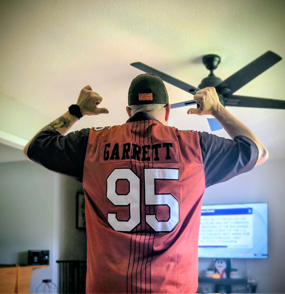 Let's go 🔥 <a href="/Flash_Garrett/">Myles Garrett</a> #dawgpound
