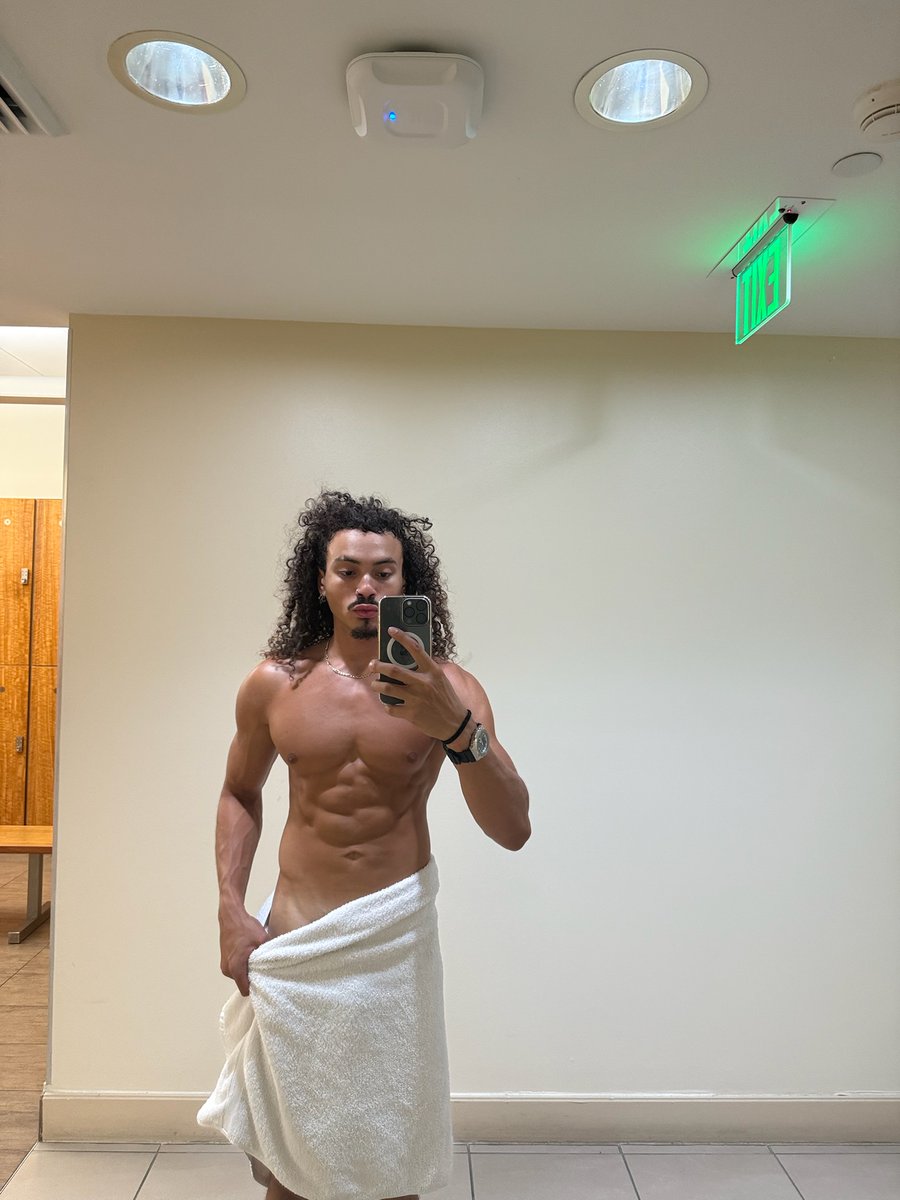 anonymoushlong_'s tweet photo. Chudai... https://t.co/6iQYE7GsAu