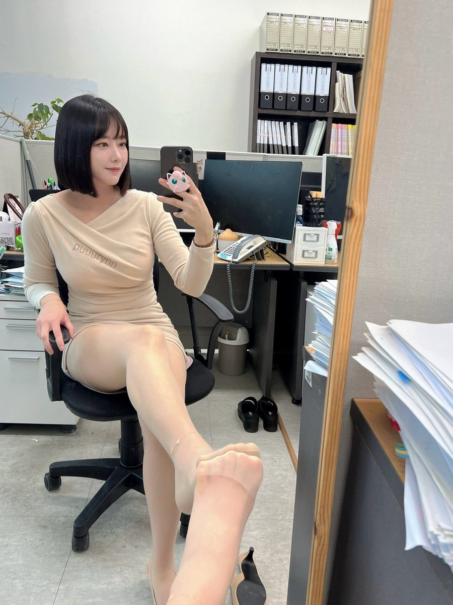 puuurymn's tweet photo. 나 어제 3시간잣어...오늘 한병만먹으면 자동기절예정 https://t.co/yMbYSWBzAW