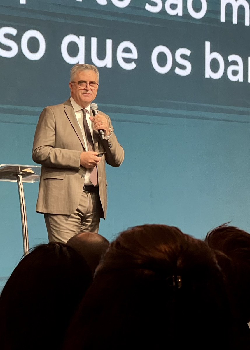 Pr. Erton Köhler, en el Concilio de Administradores y Departamentales de la División Sudamerica:

“La misión no es lo que la Iglesia hace para Dios; sino lo que Dios hace a través de la Iglesia”

La Identidad y Misión se conectan.

<a href="/prertonkohler/">Erton C Kohler</a> 
<a href="/stanleyarco/">Stanley Arco</a> 
<a href="/presidenciadsa/">Pr. Stanley Arco | Oficial</a>