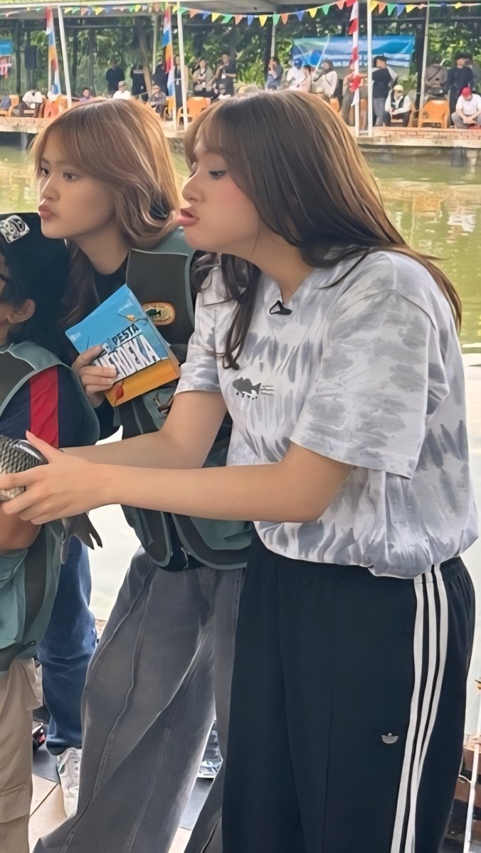 deyybel's tweet photo. 😗🐟 https://t.co/cOkkBOqet9