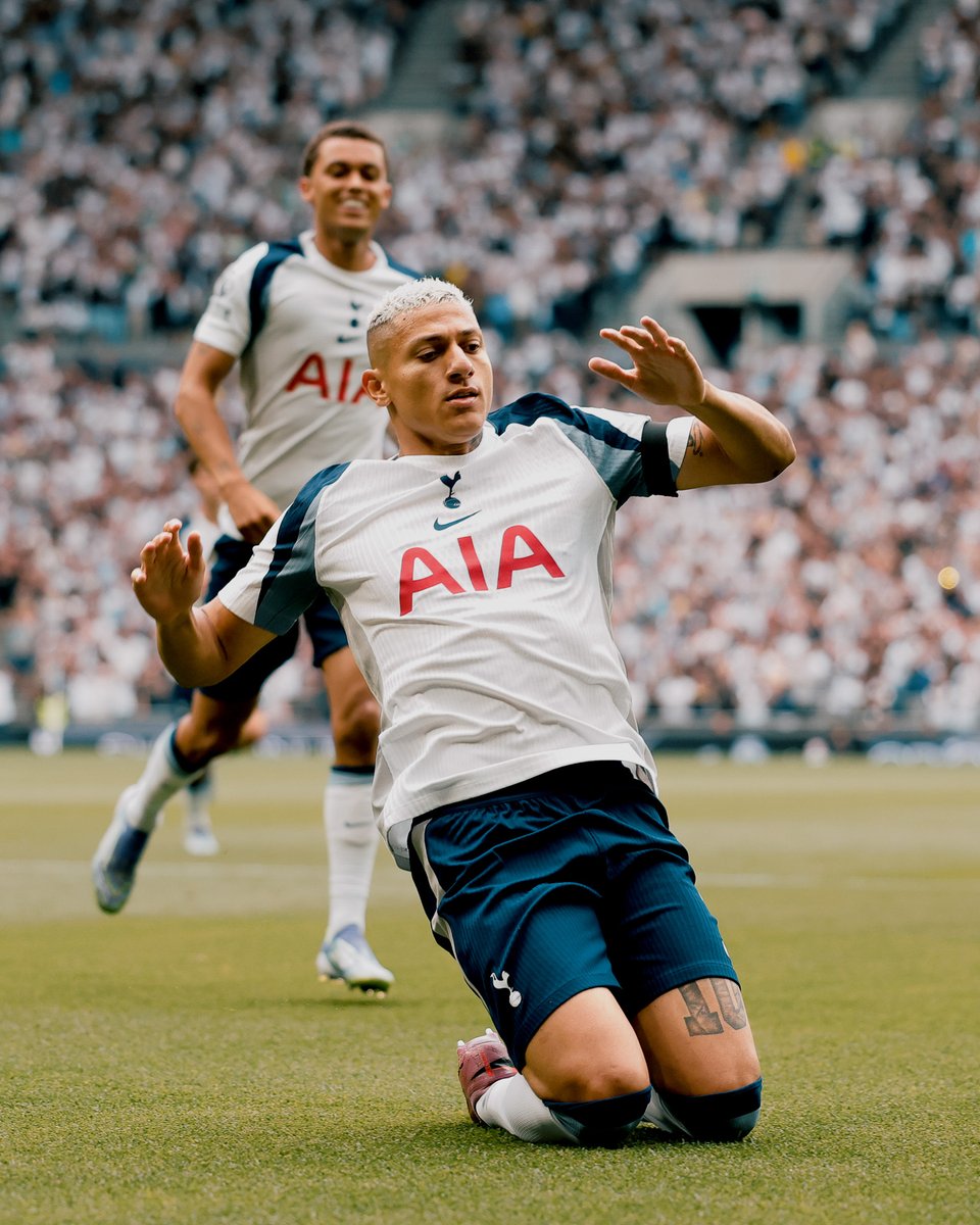 Richarlison devient le premier joueur encore en activité à réussir un doublé avec Tottenham contre Burnley.