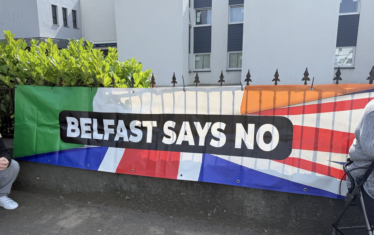 CruiserUnion's tweet image. Keep that terrorist rag away from our Union Flag! 🇬🇧