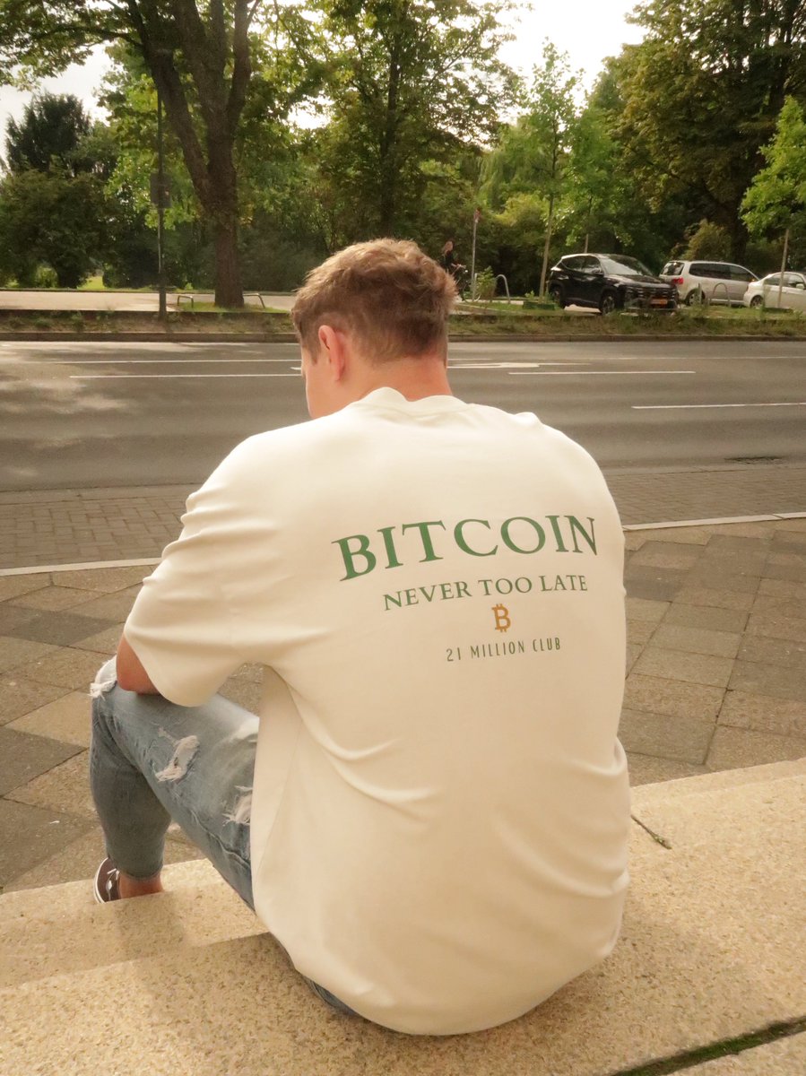 BITCOIN
NEVER TOO LATE
₿
21 MILLION CLUB