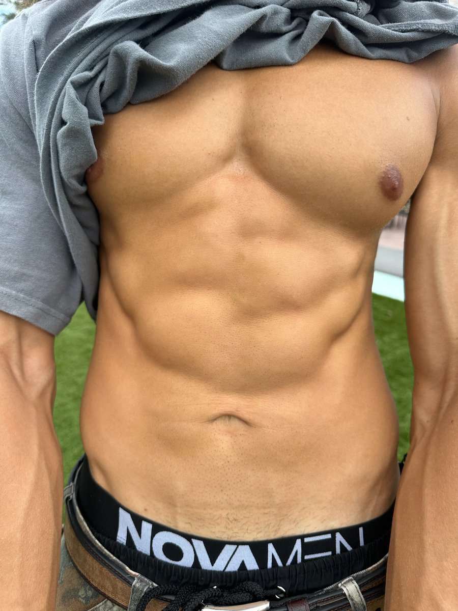 anonymoushlong_'s tweet photo. bet you wanna see the rest huh 😏 https://t.co/wg36XLMmKs