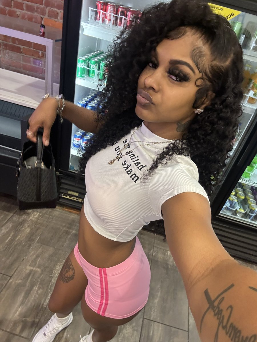 MeezydaBratt🦂🦋 tweet media