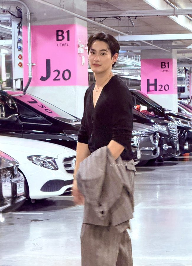 โซคิ้วววท์ 😽🖤

#WeiboGala2025
#number_9th #punpreedee
#WeiboNight2025xKAOPP
#WeiboCulturalExchangeNight2025