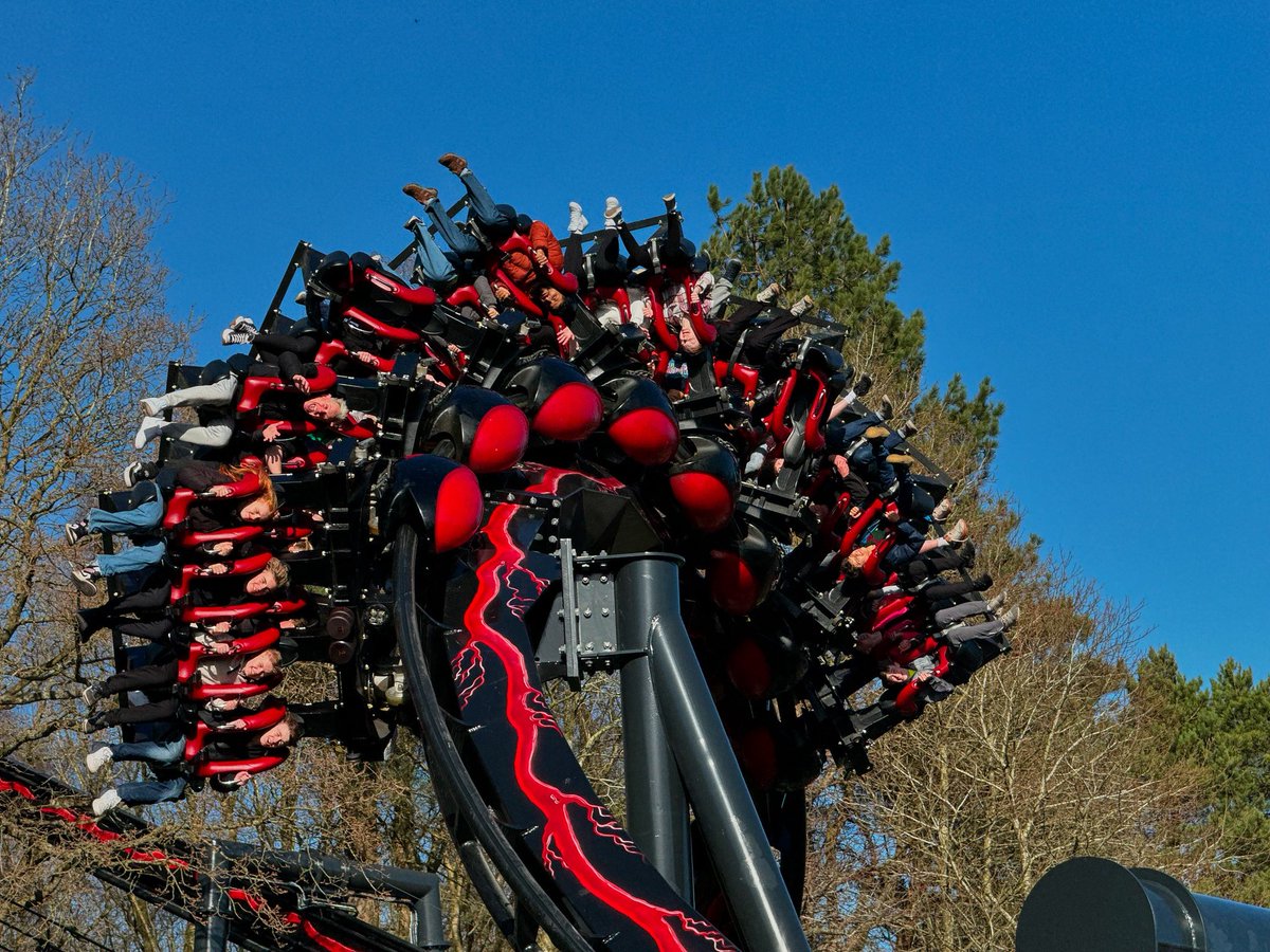 CoasterJoey's tweet image. Happy #NationalRollerCoasterDay to all my enthusiast friends and followers. 

How many of us met our entire friends group through this hobby? We have a lot to be thankful for. If you’re at a park today, then enjoy 🎢💪