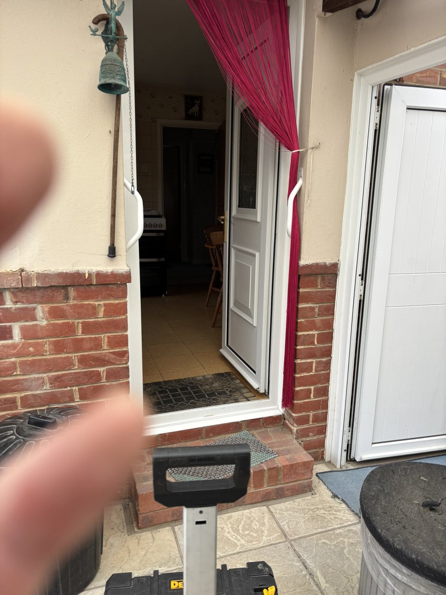 Helping the elderly on a Saturday morning as the lady couldn’t lock her door 
Www,Keywise.net