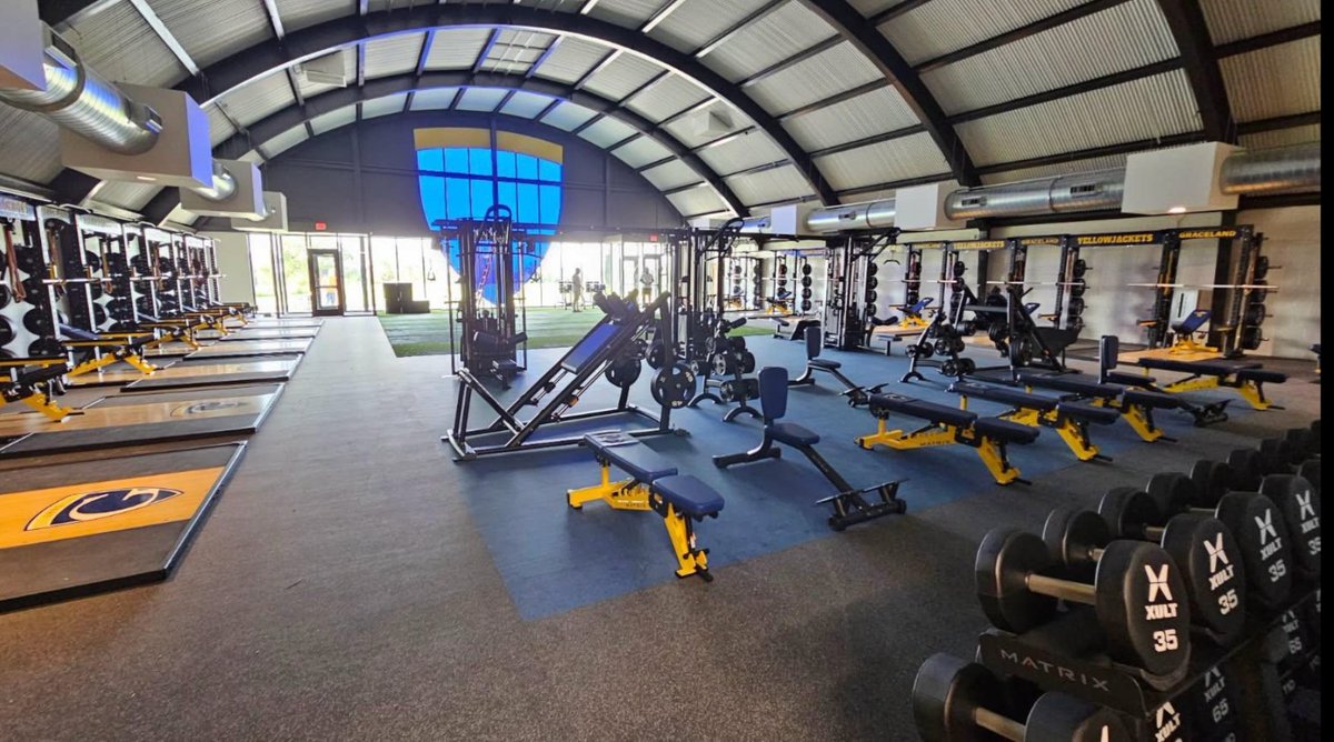 "Chase improvement,  and the game will PROVE YOU right!" Win the day <a href="/TjShanks15/">TJ Shanks</a>!  "Is this Heaven? No, it's IOWA!" <a href="/GracelandFB/">Graceland Football</a> <a href="/phi/">Phi</a>