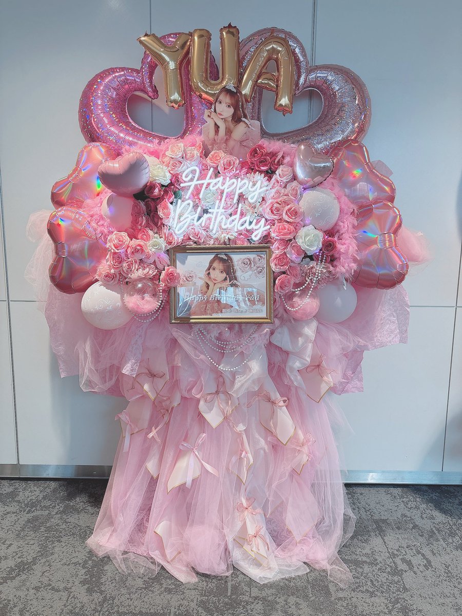 y1028_n's tweet photo. ゆあちゃんバースデーイベント💐
今年もかわいくて楽しくてはっぴーなバーイベでした👶🏻
世界一幸せな1年になりますように！だいすき( ˶'ᵕ'🫶🏻)💕

#三上悠亜 #三上悠亜生誕祭 @yua_mikami https://t.co/nMOVcwtT9W