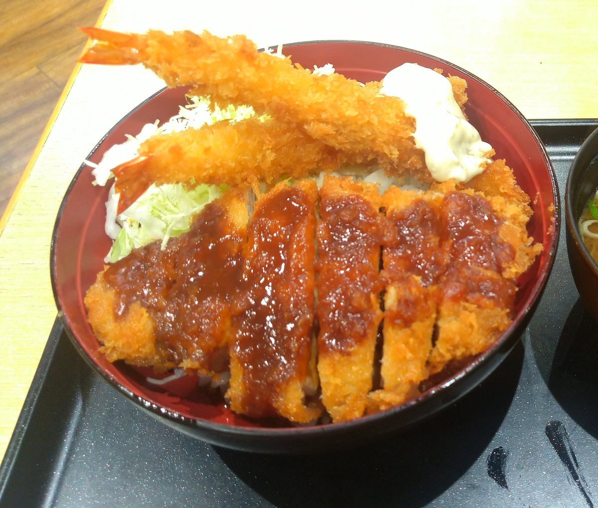 kin5234's tweet photo. 今回の東海旅行の愛知まとめ！
名古屋メシがうまかった😋
#愛知 #刈谷市 #長久手市 #名古屋 #名古屋グルメ  #盆休み #旅行   #グルメ  #味噌カツ #台湾ラーメン https://t.co/c7W8JmECmZ