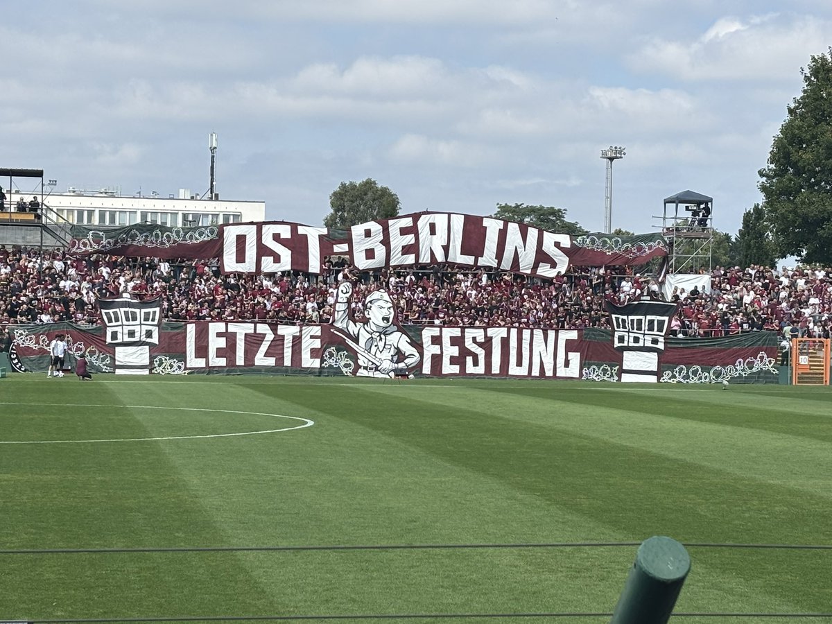 renelauberlin's tweet photo. Der DFB-Pokal zu Gast beim #Herzensverein @BFCDynamo im #Sportforum
#fananwalt #beimfananwalt #bfc #bfcdynamo #sportforumbleibt https://t.co/qAnHTkh68Q