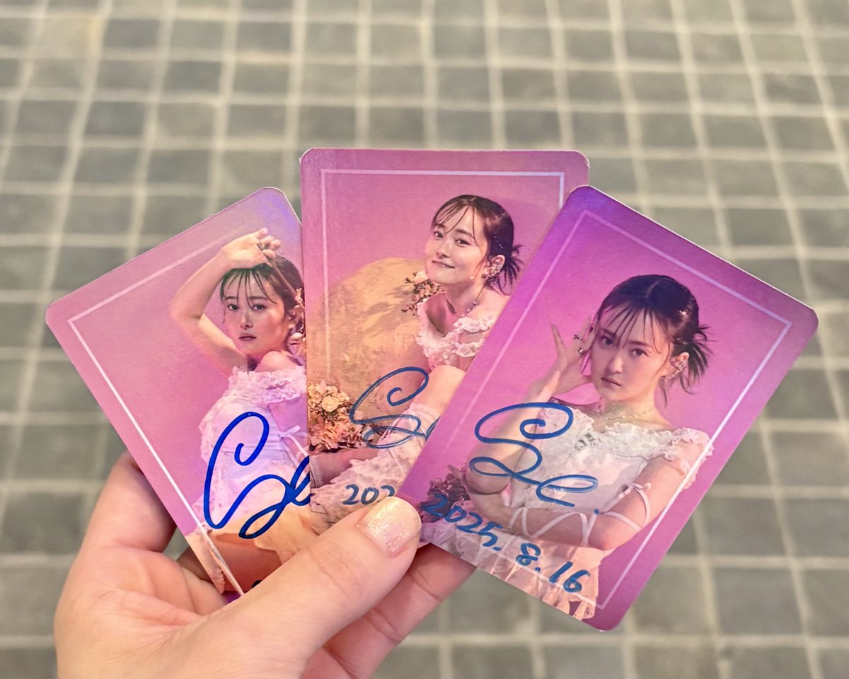 ay00srn6's tweet photo. 最初で最後の会話6年前とかなのに、目合った瞬間ハッとした顔して「ねぇ初めてじゃない！覚えてる」って言ってくれてほんとに情緒終わった...
2回目も当たり前のように自然に会話の続き始めてくれて大好きありがとう😭
また会いにいくよ💌芹ちゃんの笑顔がやっぱり幸せで今日も涙が出た、幸せ
#SERINA https://t.co/h6wjZkxtpz