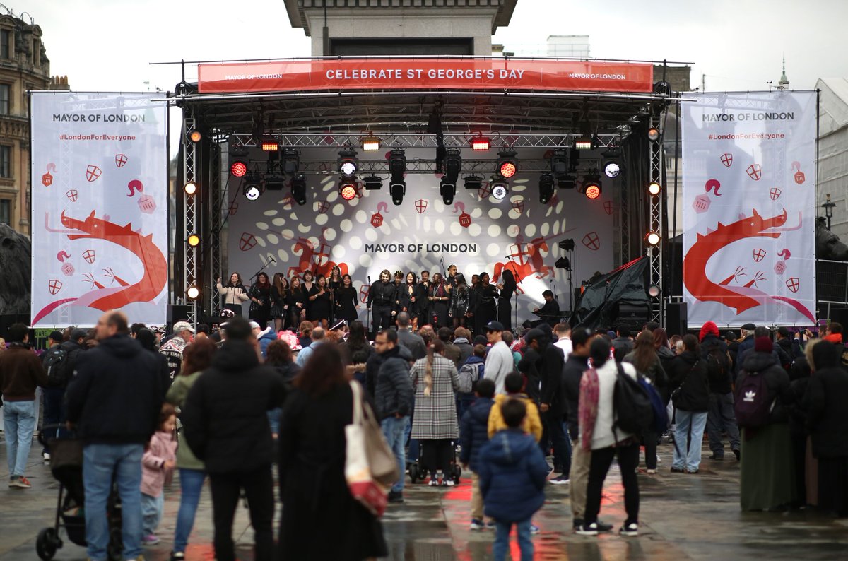 Sorry it's been so long!  Not only are we back, but we're recruiting for the re-launch of our #Academy.

Check it out and sign up here:
forms.gle/vXEz5cBcX21g7p…

#vocals #performer #acappella #boss