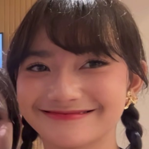 Kak <a href="/Freya_JKT48/">Freya Jayawardana</a> dan teman-teman 🤩