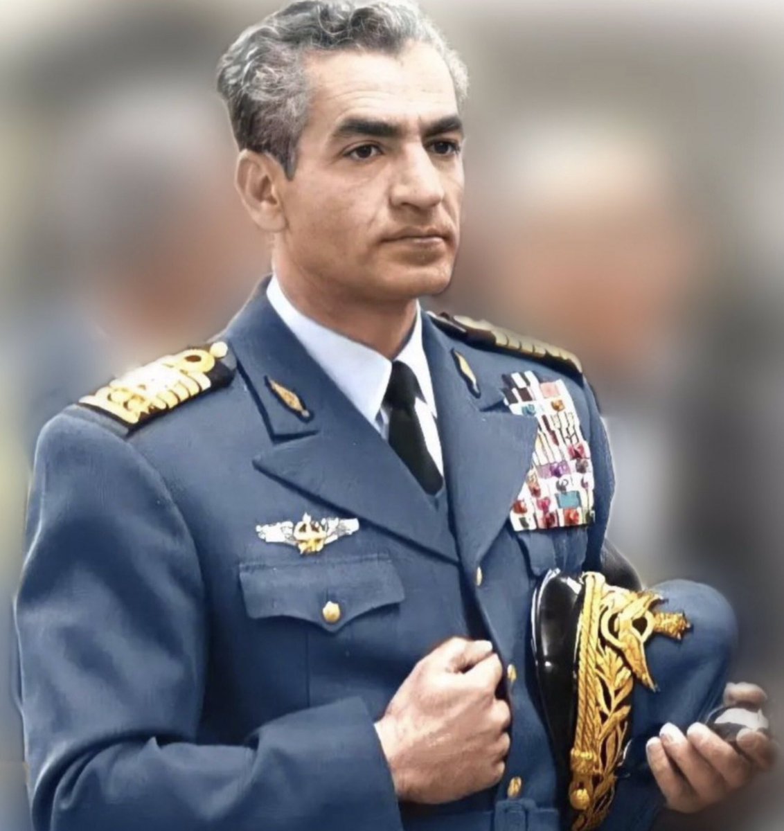 حال و روز امروز بچه های ایران: 

هنگامهٔ حیرانی ست، خود را به که بسپاریم..

#شاهنشاه_آریامهر