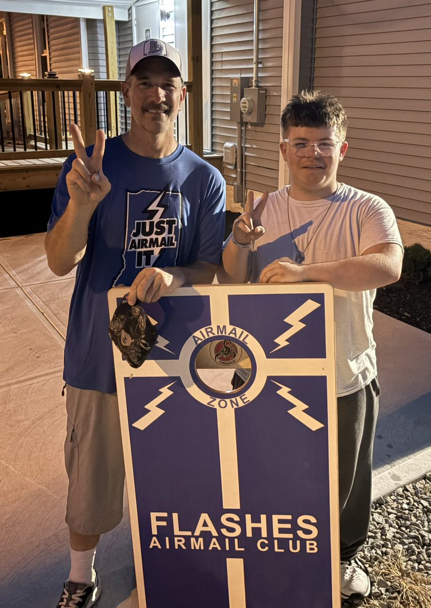 Flashes Airmail Club tweet media