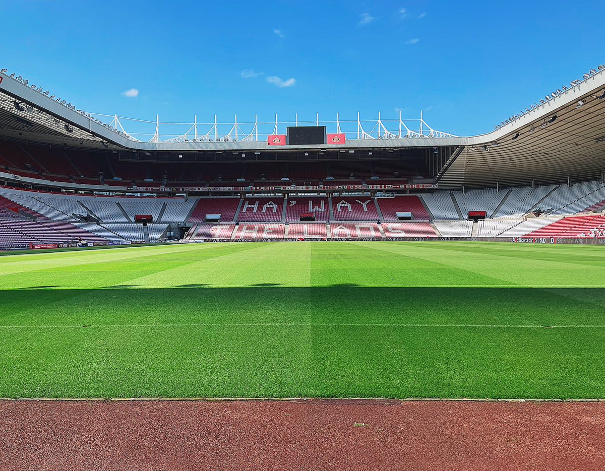 vaux92's tweet photo. Pitch is immaculate ✨ https://t.co/lVvorkC0p1