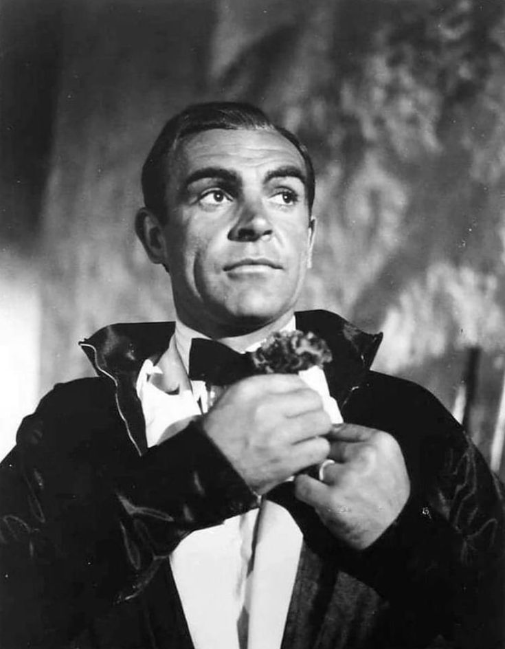 Happy weekend to all.
#JamesBond