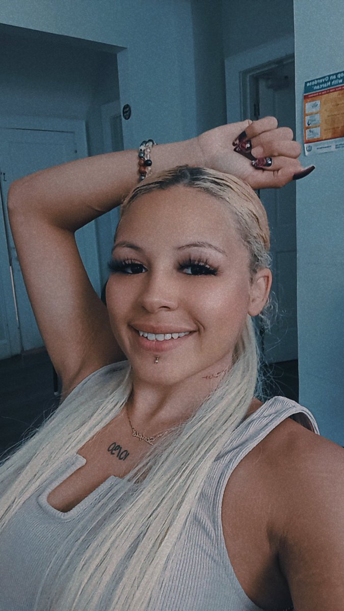 Dere she good. 🤳💰