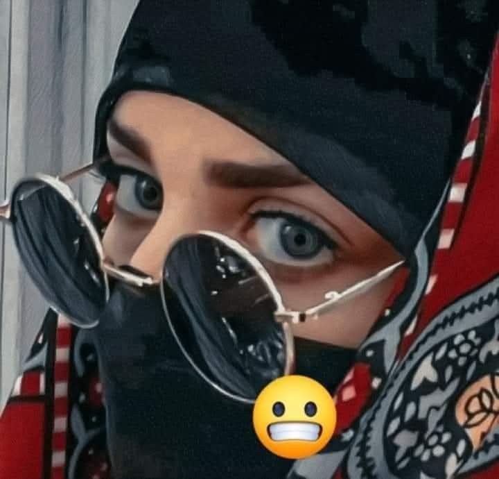 يحق لي لا تدلعت و صرت مغروره
دامني حبيبته و انا بين البشر ذوقه♥️.

#راقت_لي