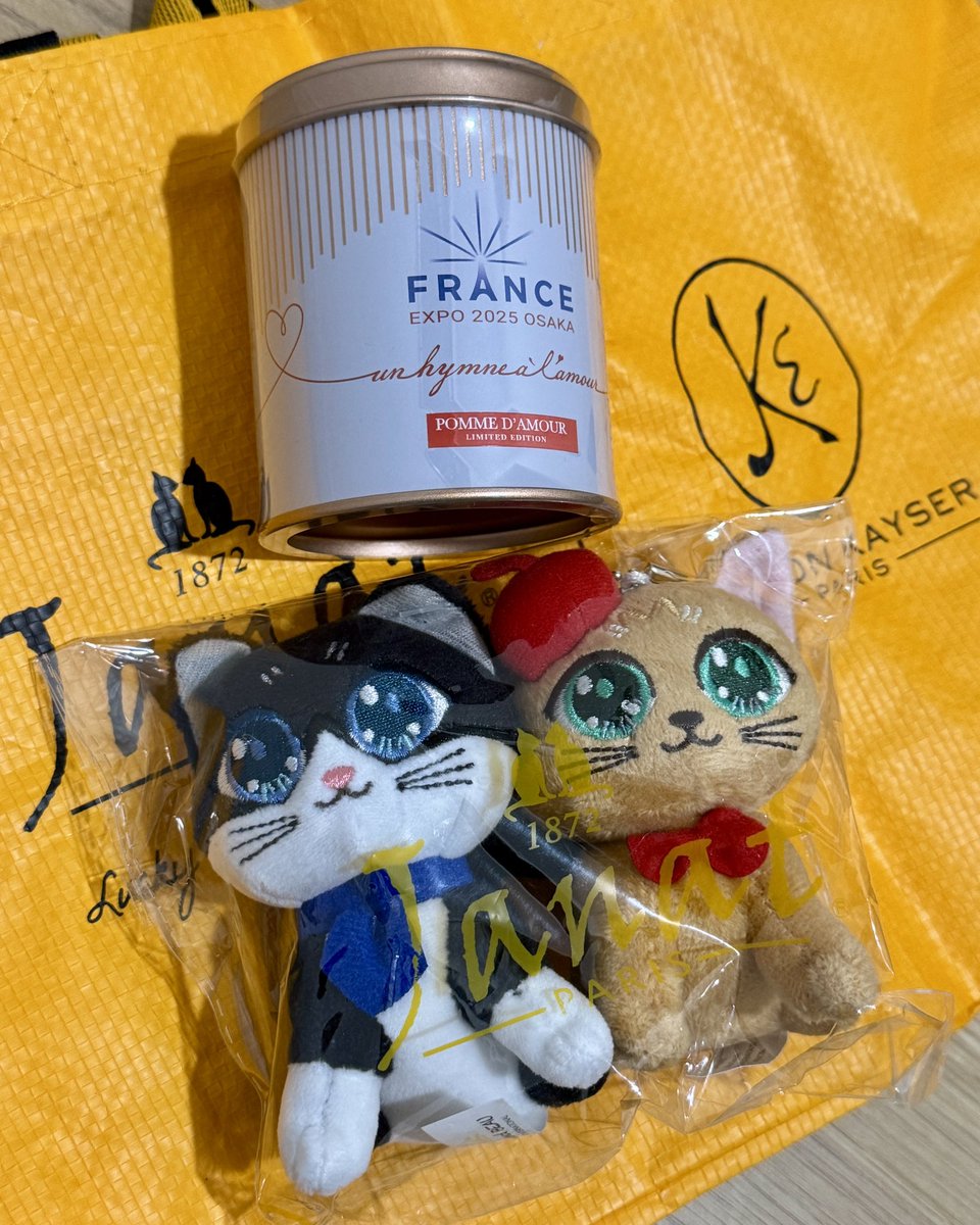フランス館の紅茶缶くじで、猫ぬいぐるみをゲット！ もちろんパンも
