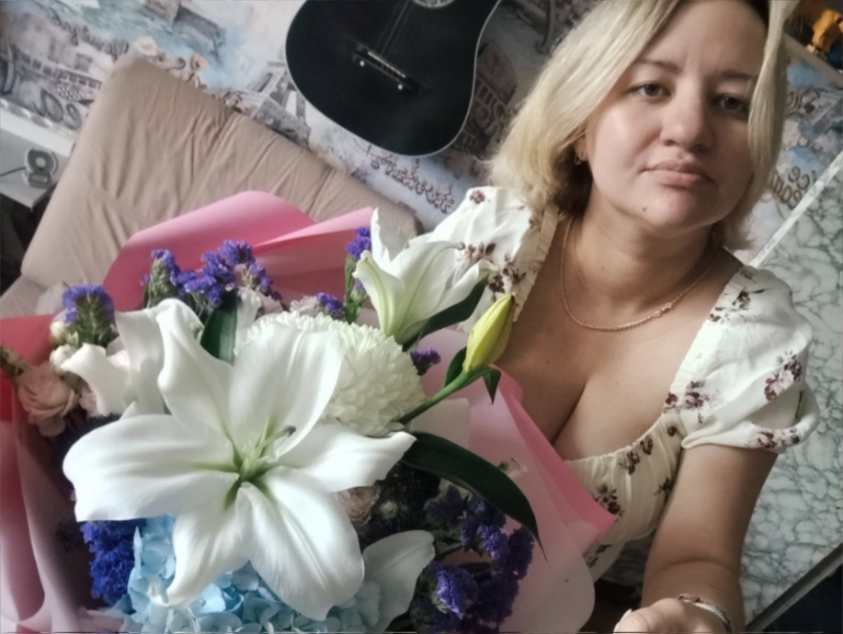 _b0na's tweet photo. "Мне сегодня 30 лееет" https://t.co/DmLfsuVaMY