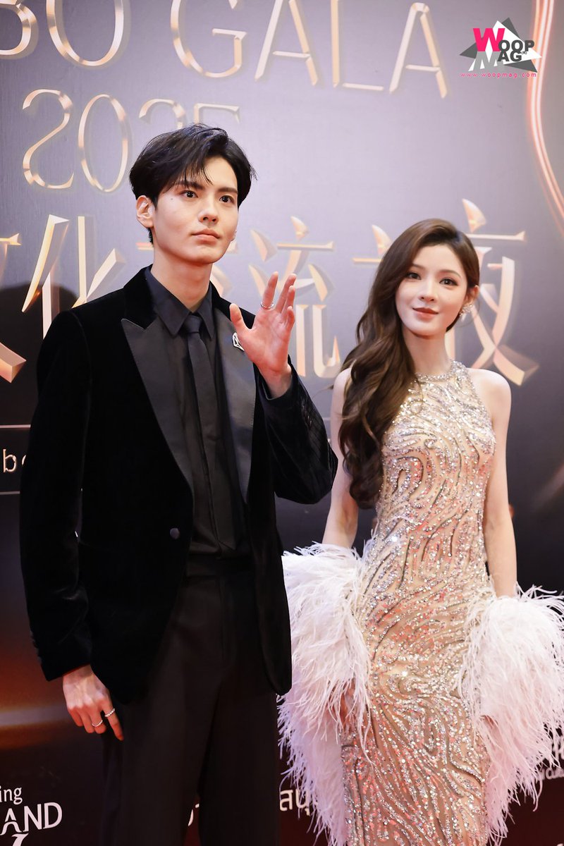 woopmag's tweet photo. "Biwenjun" - "Zhangyuxi" ในงาน 'WEIBO CULTURAL EXCHANGE NIGHT IN THAILAND' ✨️

#ปี้เหวินจวิ้น #毕雯珺 #BiWenJun
#จางอวี่ซี #ZhangYuxi #张予曦
#WeiboCulturalExchangeNight2025
#WeiboGala2025 https://t.co/dllioRW1YI
