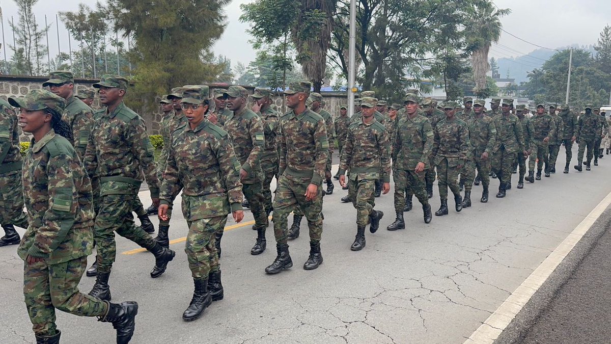 Malcomxdidace's tweet image. Today’s joint gathering between the #UPDF and #RDF at @MusanzeDistrict  another strong reminder of the deep brotherhood and growing military cooperation between Uganda and Rwanda.
This kind of camaraderie builds lasting peace, strengthens regional security #EastAfricanUnity
