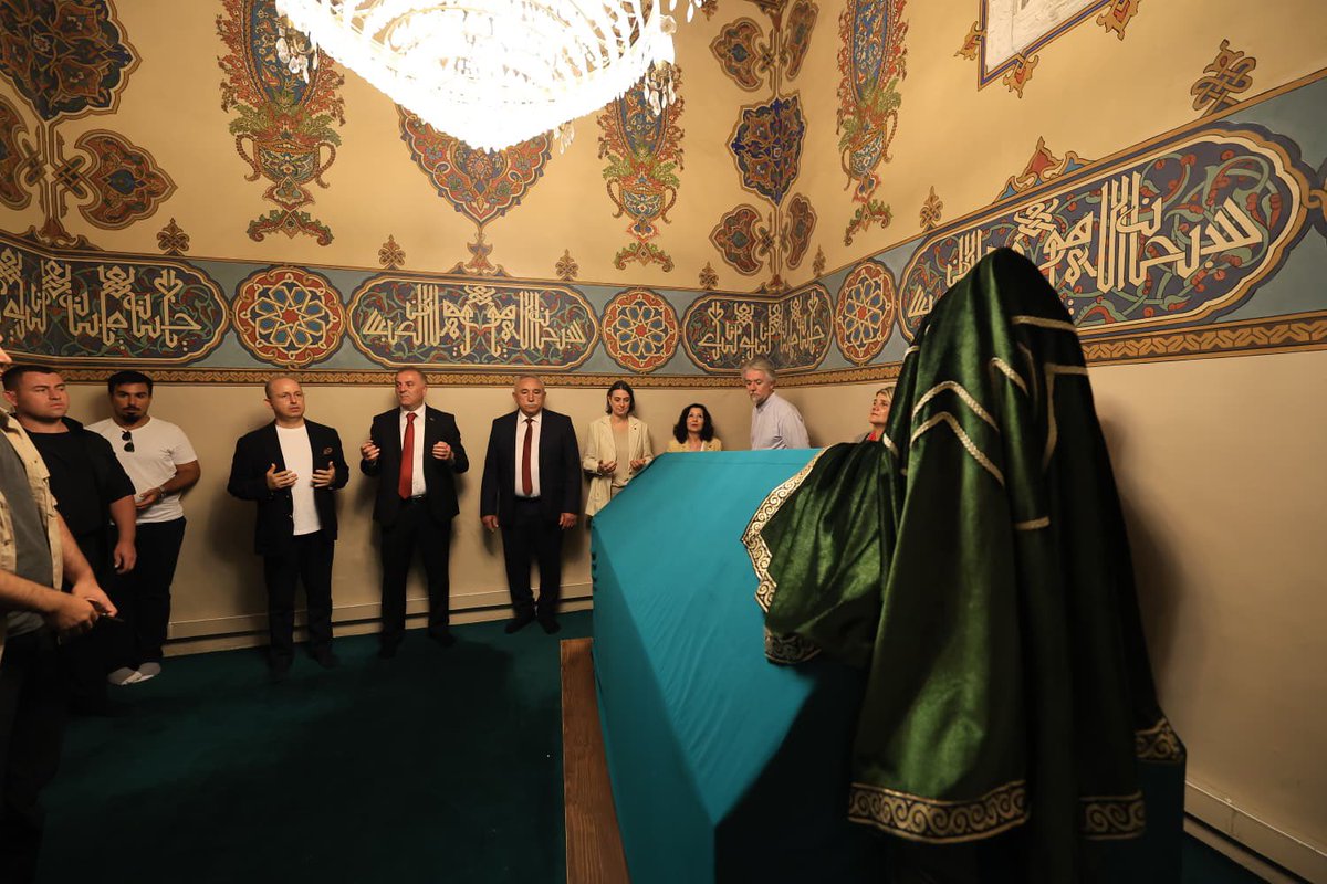 Dünyanın en güzel kentlerinden, Anadolu’nun kalbi Hacıbektaş’tayız.

Hacıbektaş Belediyesi tarafından düzenlenen, destekçisi olduğumuz  62. Ulusal, 36. Uluslararası Hacı Bektaş Veli Anma Törenleri ve Kültür-Sanat Etkinlikleri'nde, Hünkar Hacı Bektaş Veli'yi bize bıraktığı hoşgörü