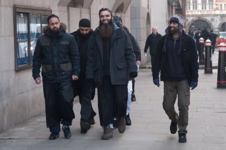 HJB_News__'s tweet image. The trial of Labour Councillor Ricky Jones had a jury that was 50% non-British, a judge that was a diversity champion. Not a surprise they only took 7 minutes to make a not guilty decision.