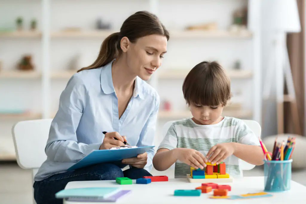 التدخل المبكر لا يعني أن طفلك لديه مشكلة مؤكدة، بل هو وسيلة للوقاية والدعم.
خطوة صغيرة اليوم قد تجنبك تحديات أكبر غدًا.

#التدخل المبكر #التوحد