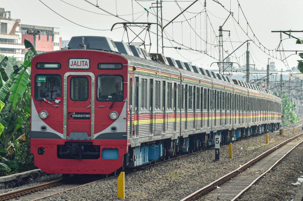仲間が倒れ始めたのに、まだ定期運用を続けている東急8500系！8518系、元気でね！！