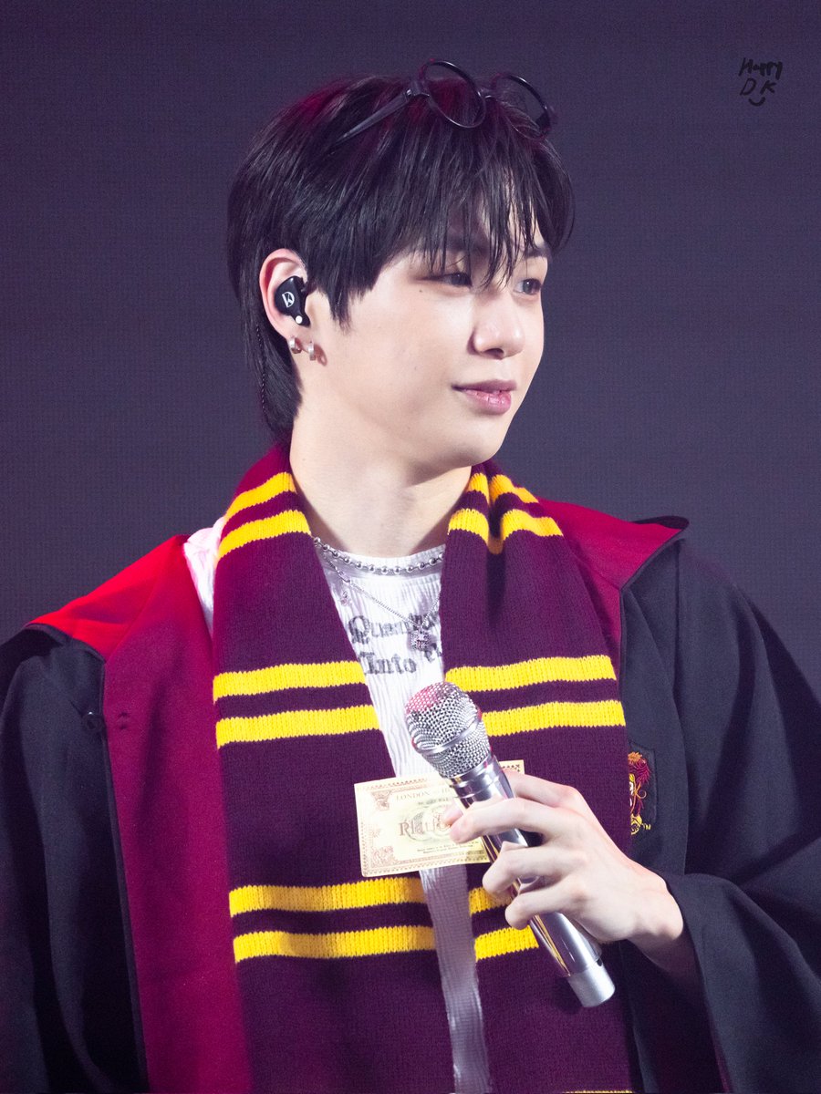 HappyDaniel1210's tweet photo. 250816 KANG DANIEL FAN MEETING in HK Preview
Harry Potter?
#강다니엘 #KANGDANIEL
#姜丹尼尔 #カンダニエル #ACTNEWEPISODE https://t.co/XQKNl0MmlJ