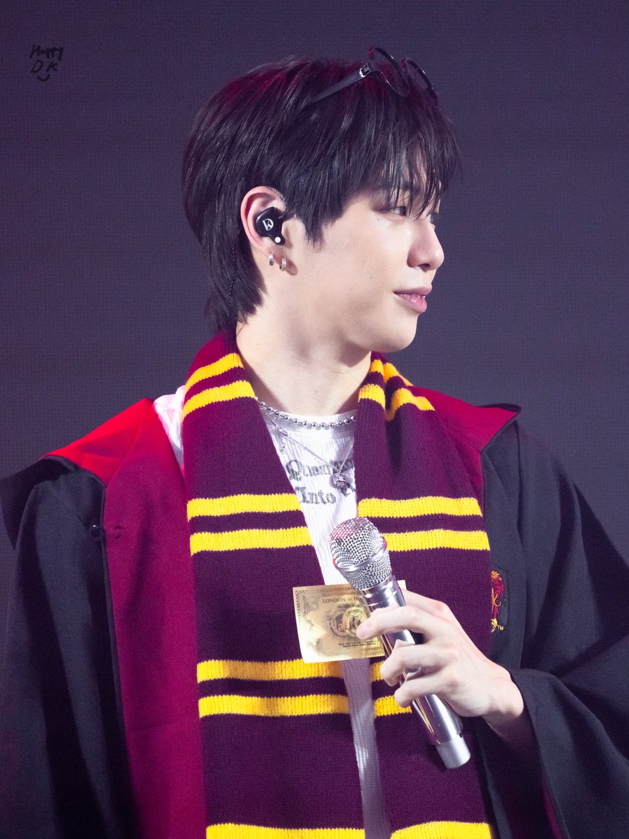 HappyDaniel1210's tweet photo. 250816 KANG DANIEL FAN MEETING in HK Preview
Harry Potter?
#강다니엘 #KANGDANIEL
#姜丹尼尔 #カンダニエル #ACTNEWEPISODE https://t.co/XQKNl0MmlJ