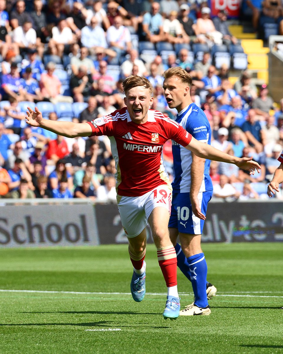 Joe Snowdon's first league goal for Swindon ❤️