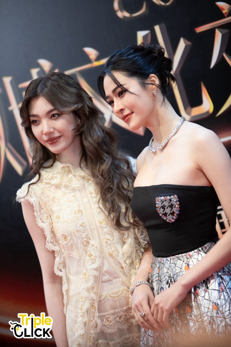 Yuphaphorn1304's tweet photo. คนสวยของย่า โอ้ยยยถูกใจย่ามากลูก 🥰 ม่วงๆ พี่หลิงน้องออมสวยถูกใจย่า ย่าแจกค่าขนมม่วง 500/1 
รี,เฟบ,เมนชั่น,#  แปะรูปสวยๆมาฝากย่าบ้างน๊า คนแก่โง๊ะๆเงิ้นๆตามอะไรไม่ค่อยทัน😁😆😆

LINGORM WEIBO GALA 2025
#LingOrmxWeiboCultureNight https://t.co/mPvgW70aDo