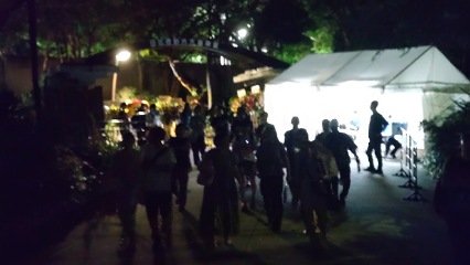 DEPAPEPEの野音ライブが終わりました。2時間半で18曲でした。やはり真夏のバンド編成ライブはいいですね。雨の心配もなく早々と三浦さんが早々と勝利宣言。Sky! Sky! Sky!やラハイナ、SUMMER PARADEといった夏ならではの曲や、Let's Party!!!などゲストと共演した曲、定番曲で楽しみました(*^_^*)